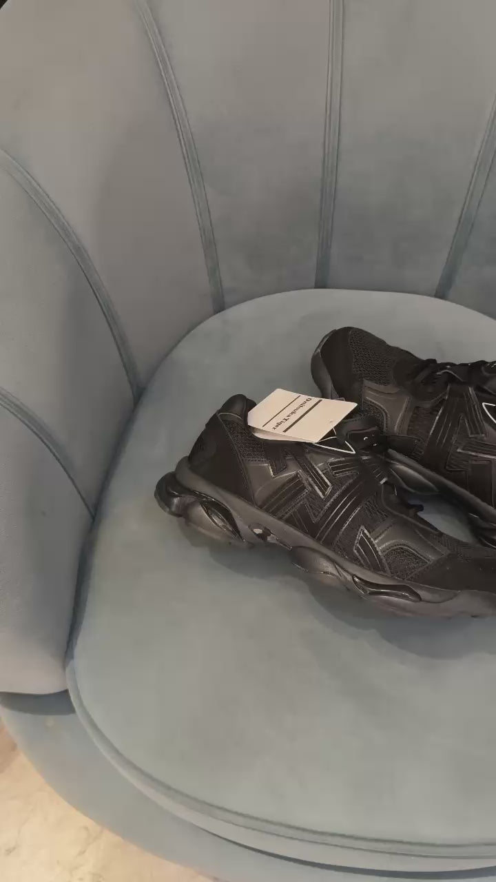 ONITSUKA TIGER TIGRUN FULL BLACK