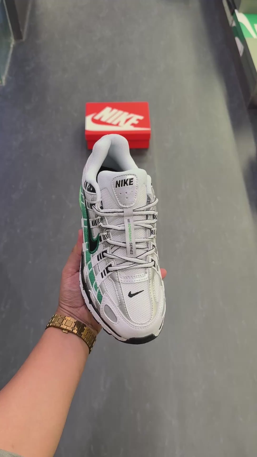 NIKE P-6000 METALIC SILVER