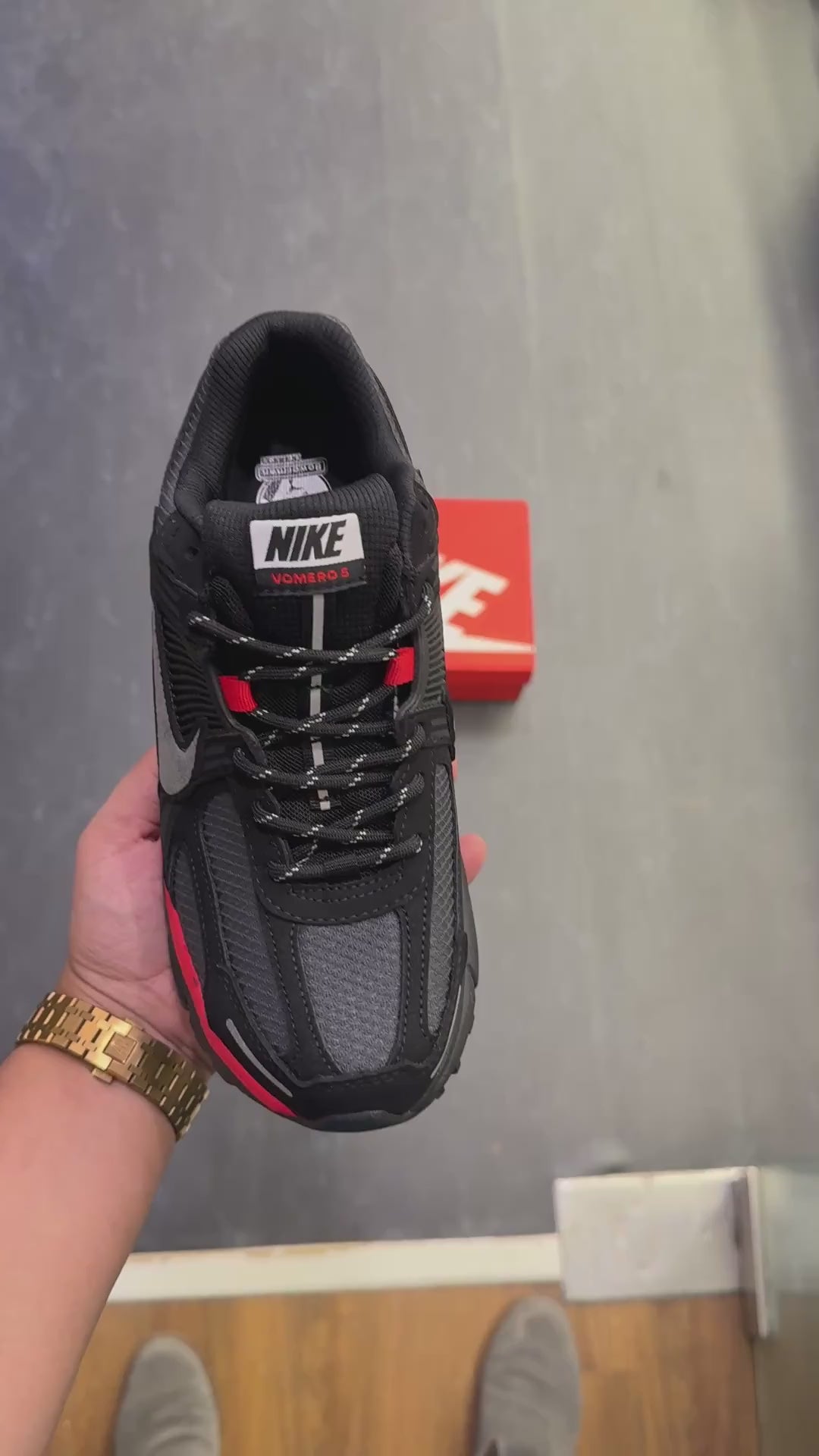 NIKE ZOOM VOMERO BRED SPIDERMAN