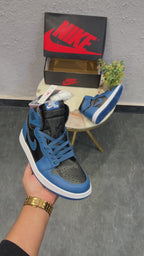 AIR JORDANS RETRO 1 HIGH MARINE BLUE
