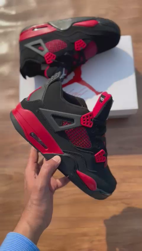 NIKE JORDAN RETRO 4