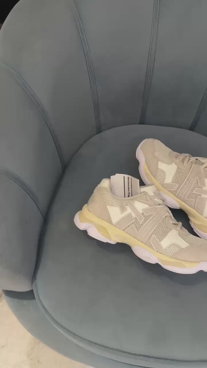 ONITSUKA TIGER Cream & White