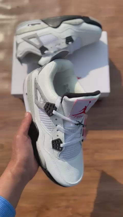 NIKE JORDAN RETRO 4