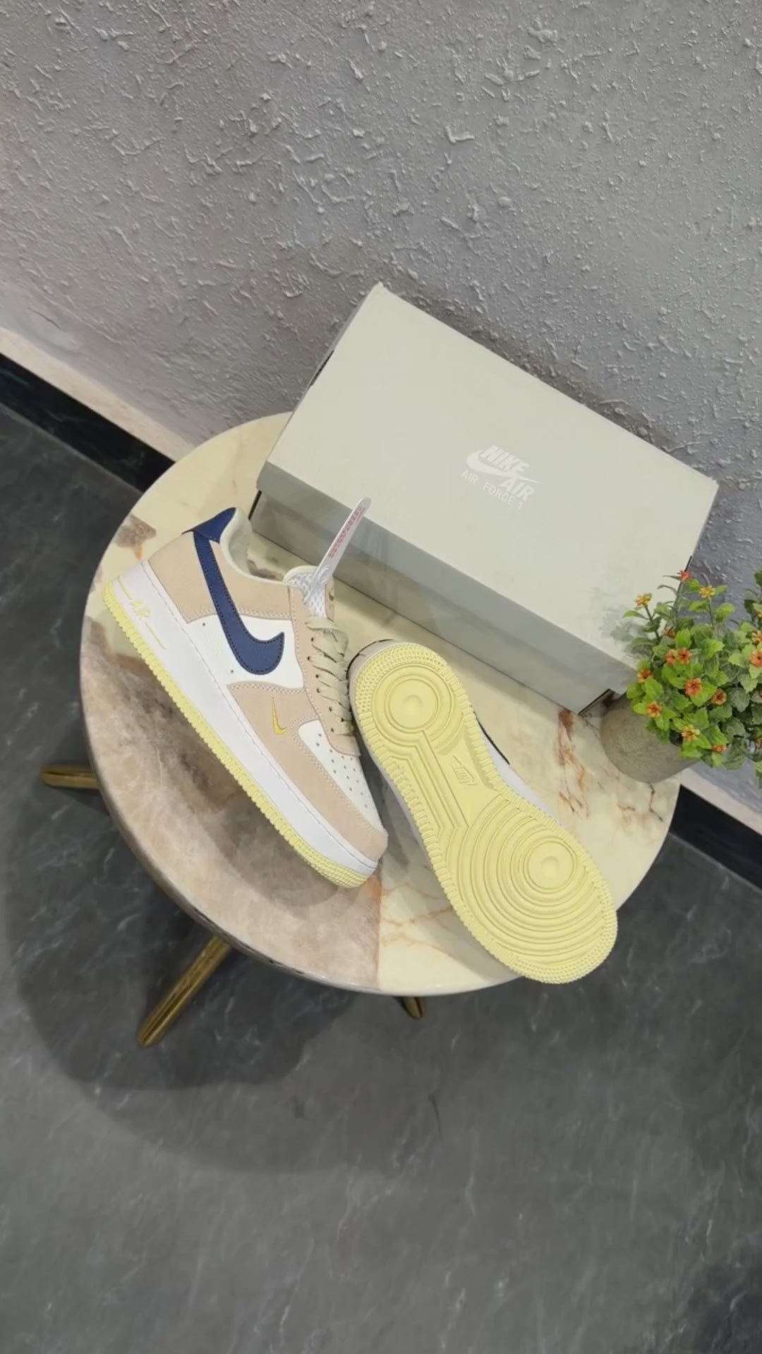 Greyhut-Nike Airforce one Navy Gold