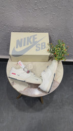 NIKE SB DUNK X SUPREME WHITE GREY DOUBLE COLOR SOLE