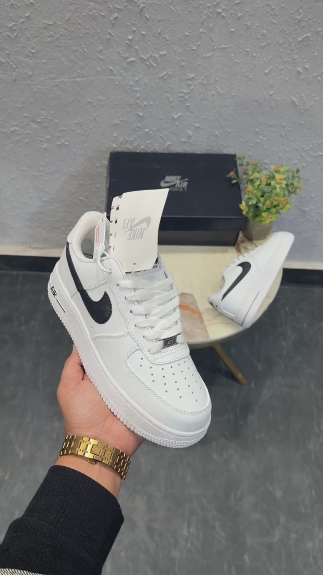 NIKE AIRFORCE ONE BLACK SWOOSH