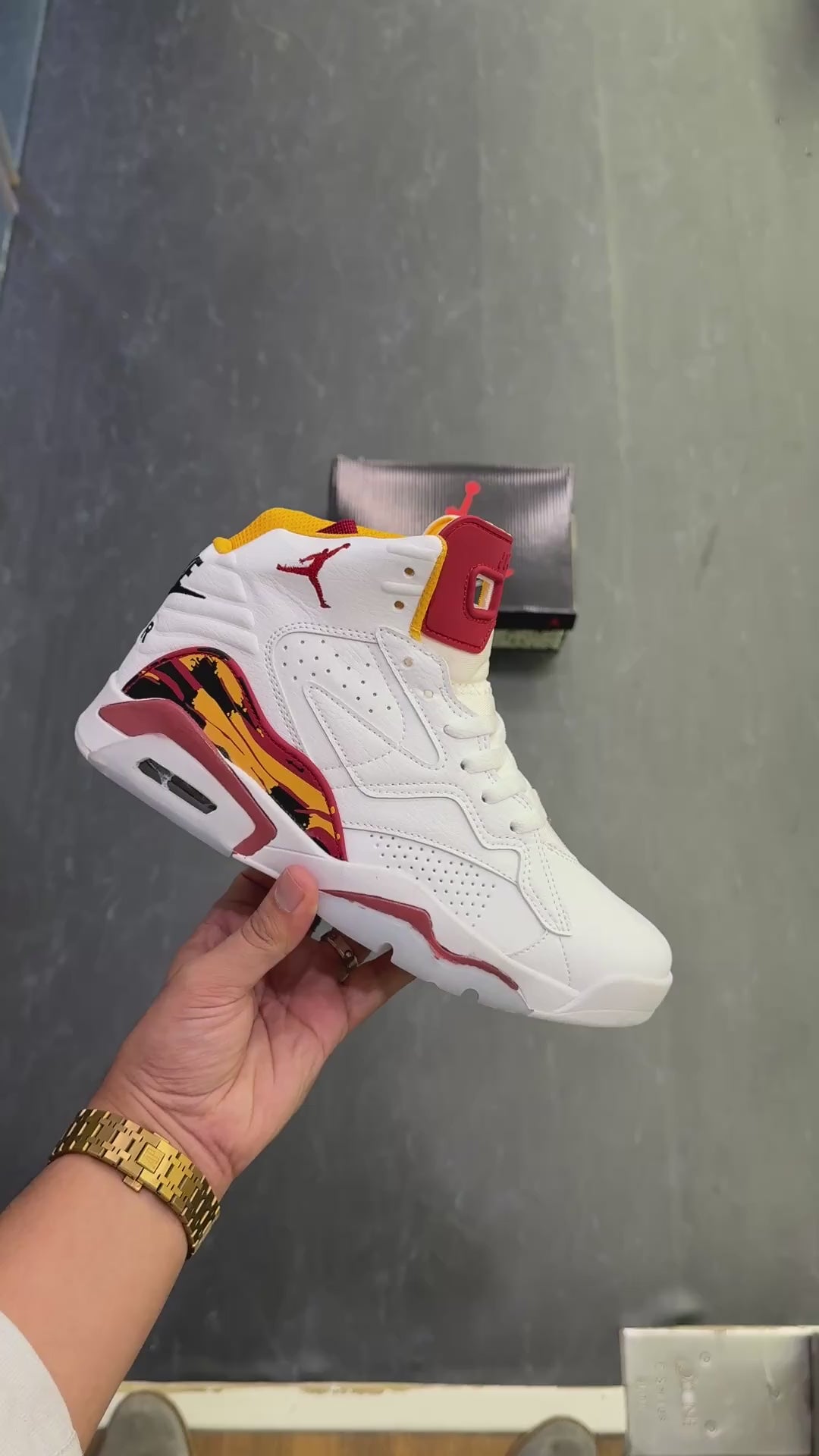 AIR JORDANS RETRO 6 JUMPMAN MVP WHITE RED