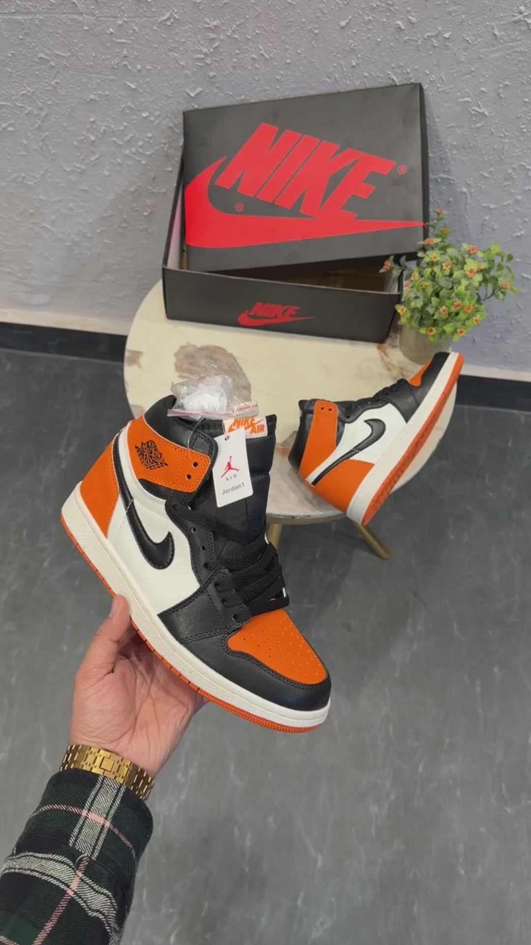 AIR JORDANS RETRO 1 HIGH SHATTERED SKATEBOARD