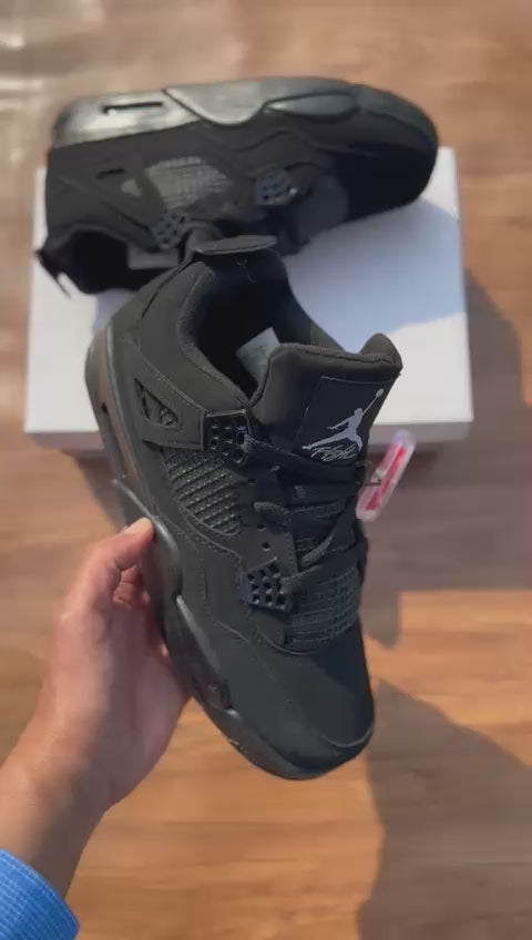 NIKE JORDAN RETRO 4