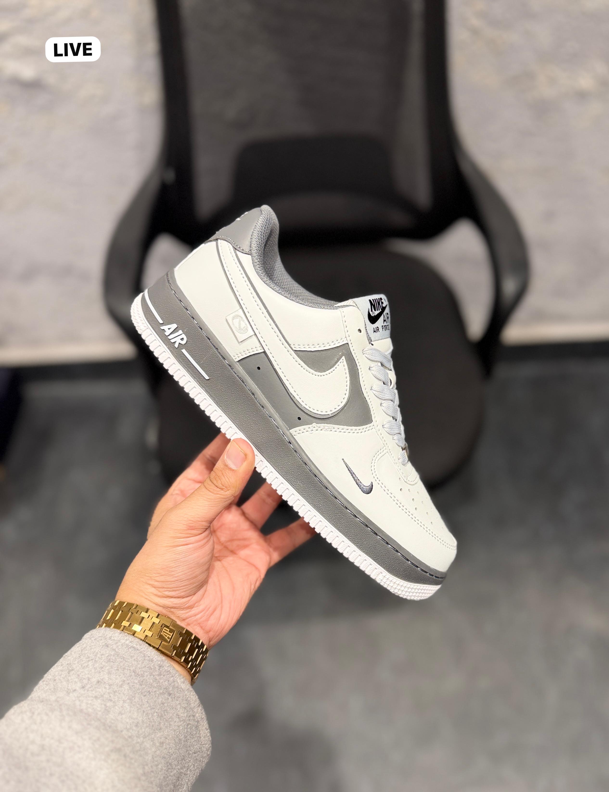 NIKE AIRFORCE ONE GREY METALLIC