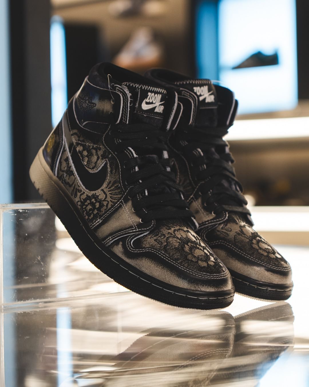 Air Jordan 1 Retro Mid CMFT ZOOM