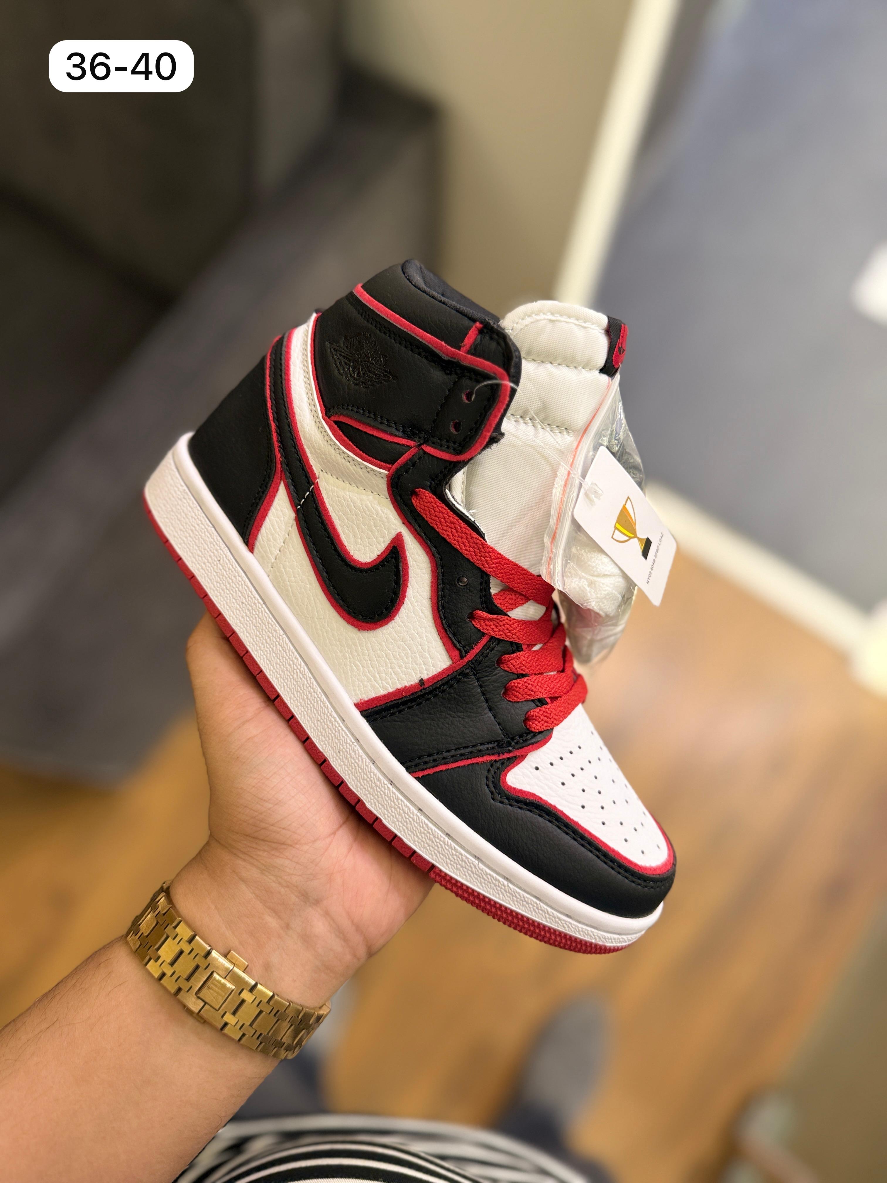Air Jordan 1 Retro Bloodline