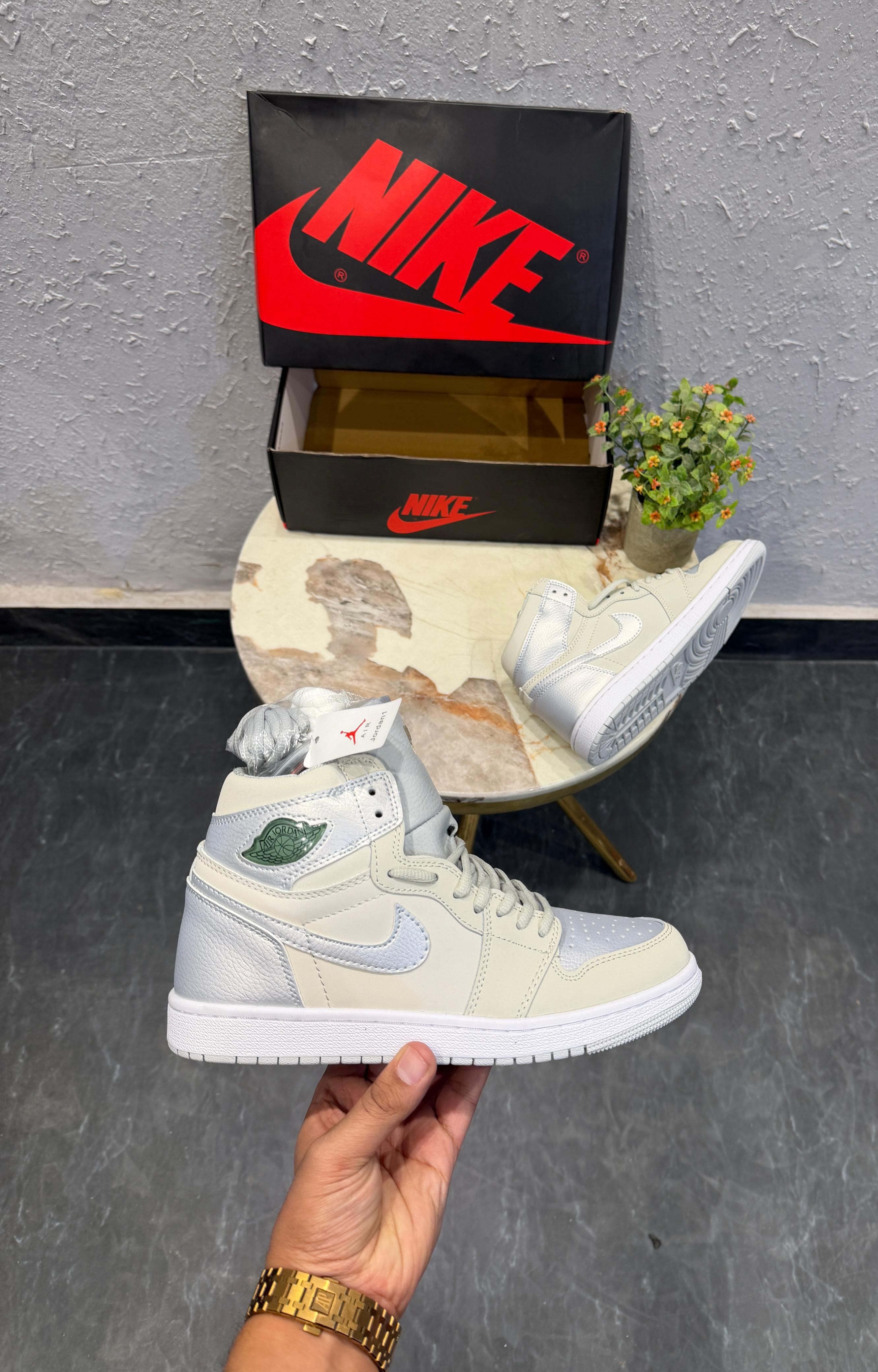 Air Jordan 1 Retro Metalic Silver