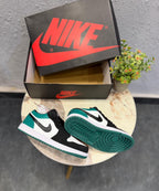AIR JORDANS RETRO 1 LOW BLACK GREEN