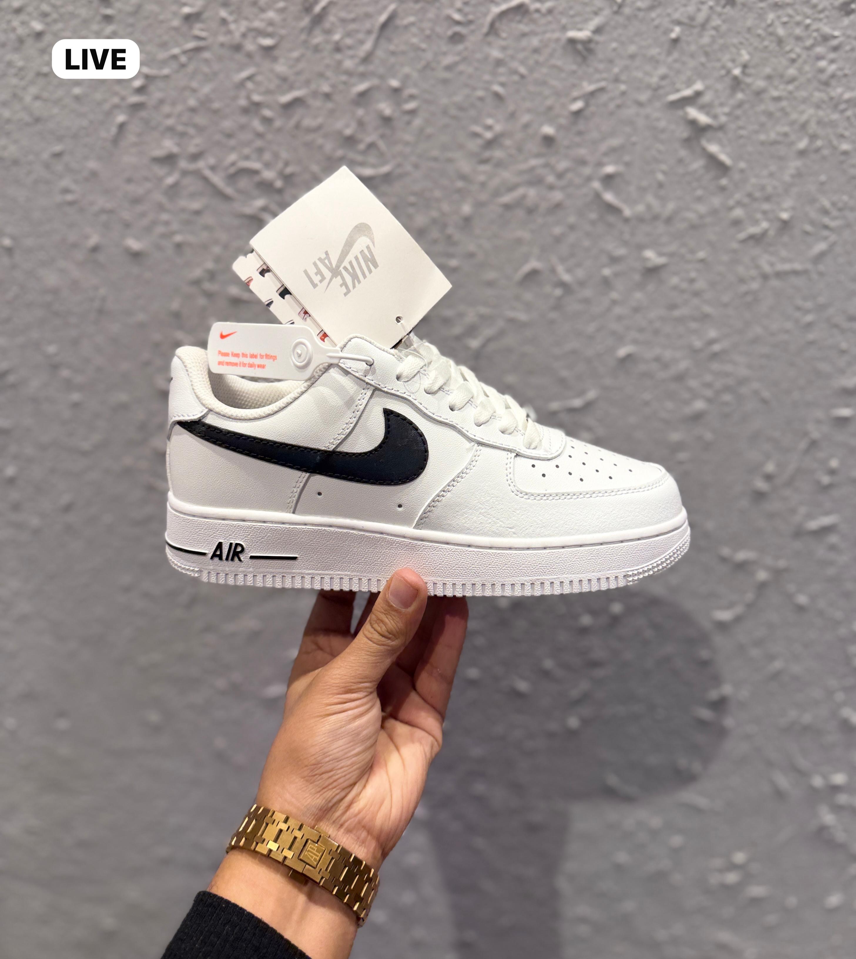 NIKE AIRFORCE ONE BLACK SWOOSH