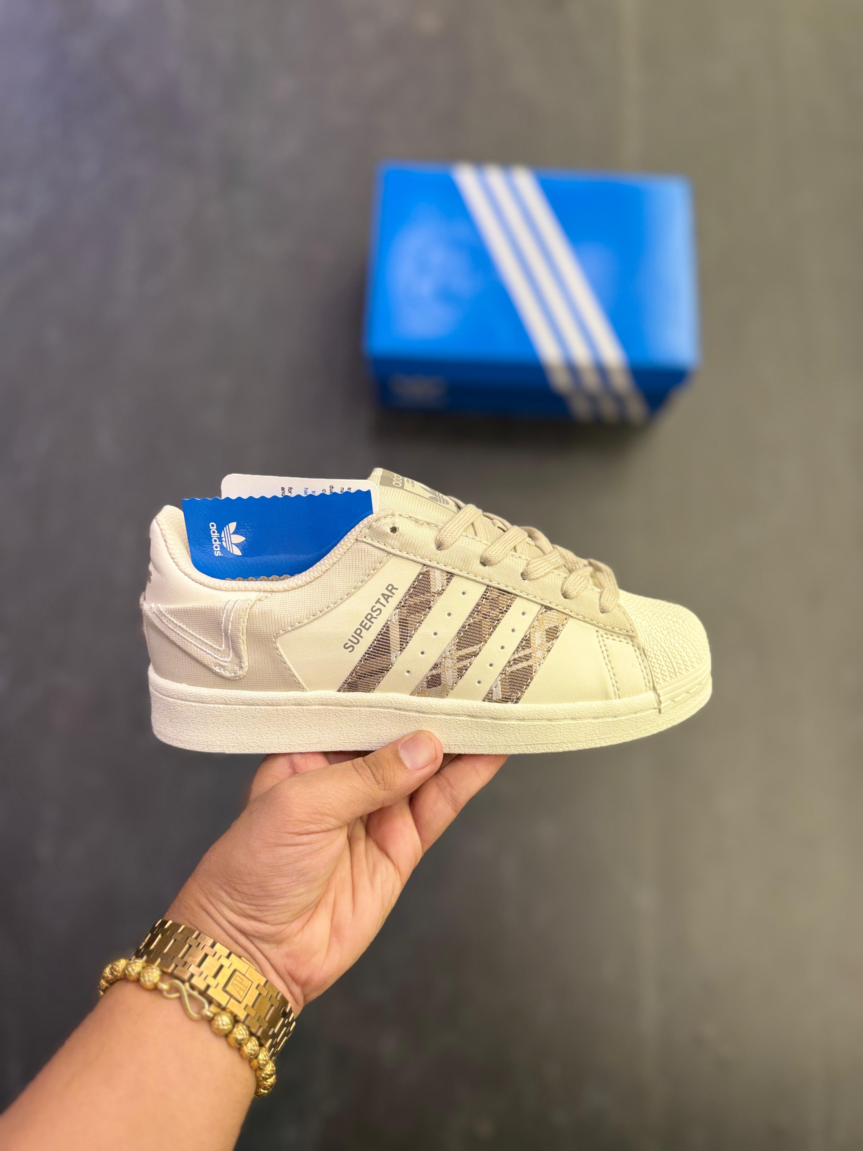 ADIDAS ORIGINAL SUPERSTAR BROWN BUTTON