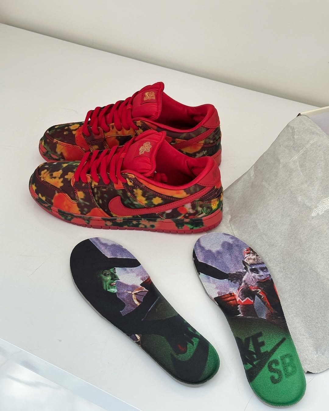 NIKE SB DUNK LOW WIZARD OF OZ