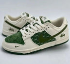 NIKE SB DUNK STUSSY WHITE ARMY GREEN 2025