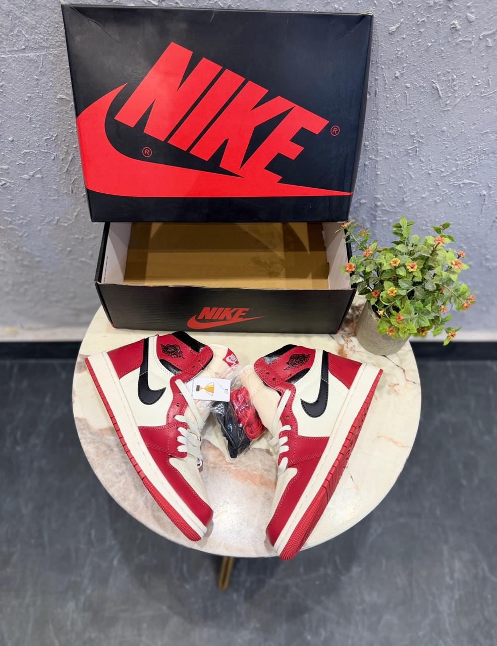 AIR JORDANS RETRO 1 HIGH LOST AND FOUND