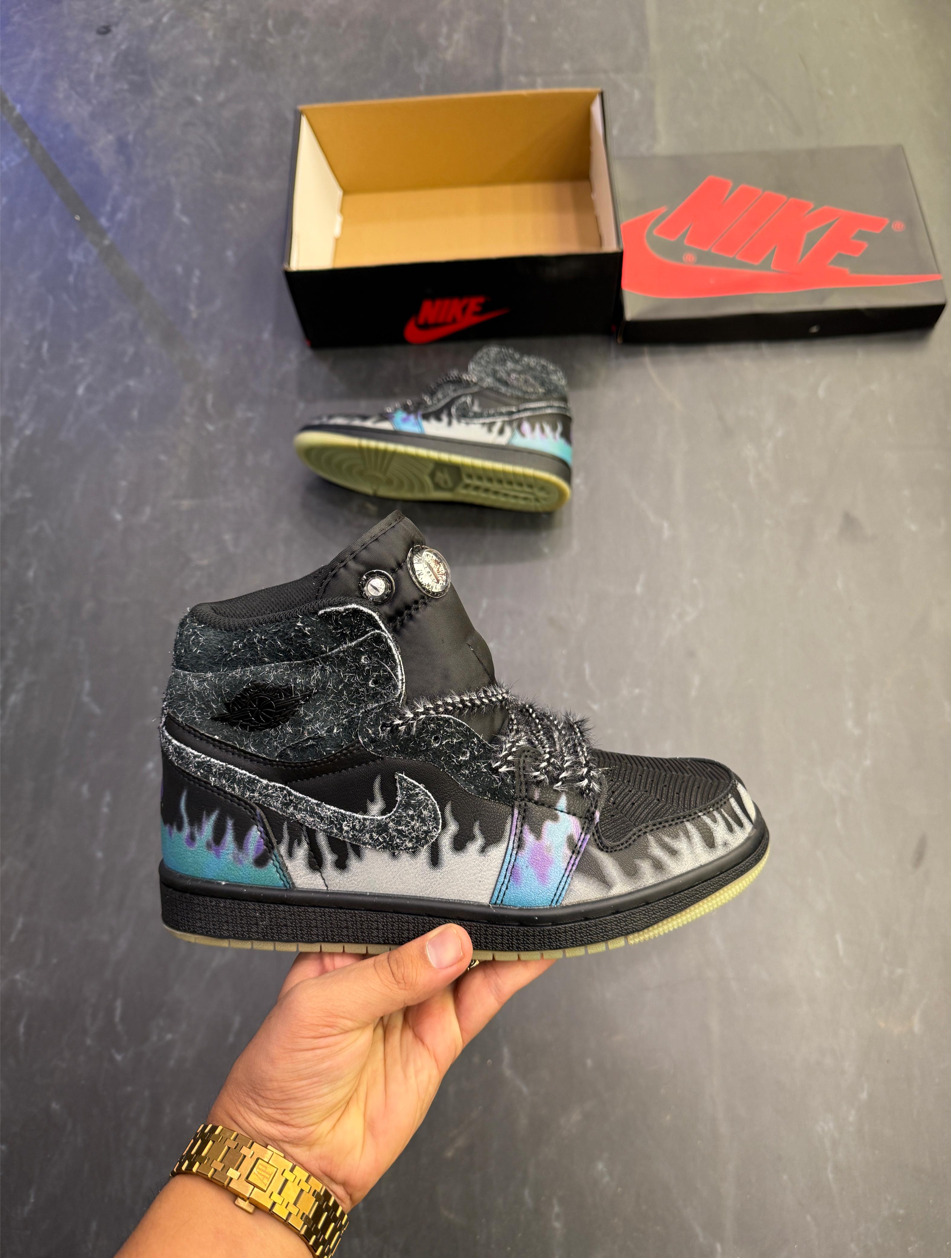 Air Jordan 1 MID HALLOWEEN