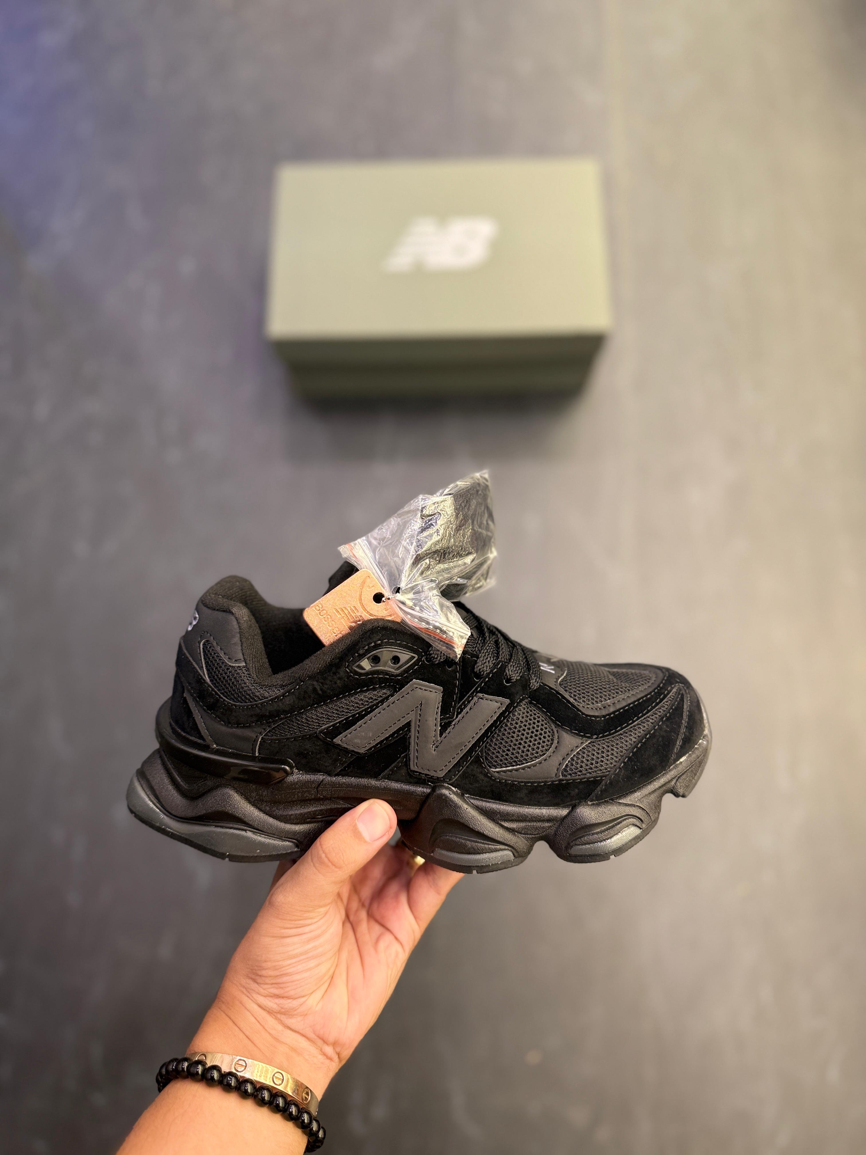 NEW BALANCE 9060 TRIPLE BLACK
