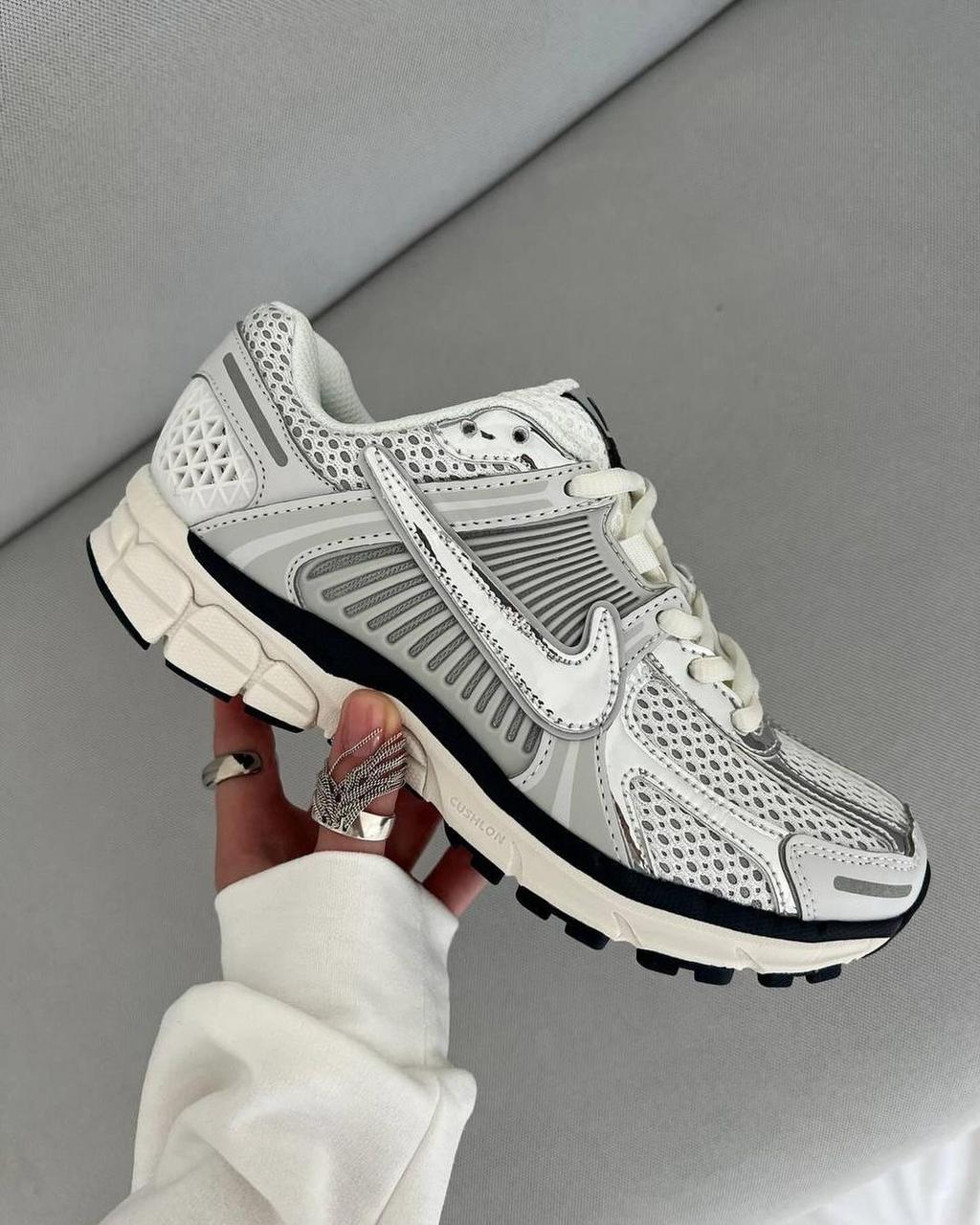 Greyhut-NIKE ZOOM VOMERO PHOTON DUST