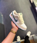 Greyhut-NIKE SB DUNKS JARRITOES